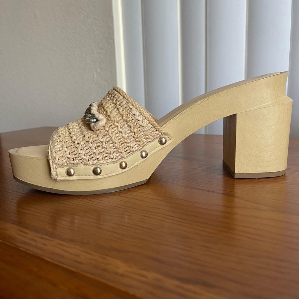 Franco Sarto Capri Clog Sandals Beige/Light Tan (Crudo) Size 10 - Picture 4 of 16